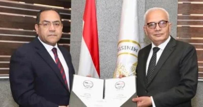وزير التعليم يتسلم نتيجة مسابقة شغل 11114 وظيفة معلم فصل