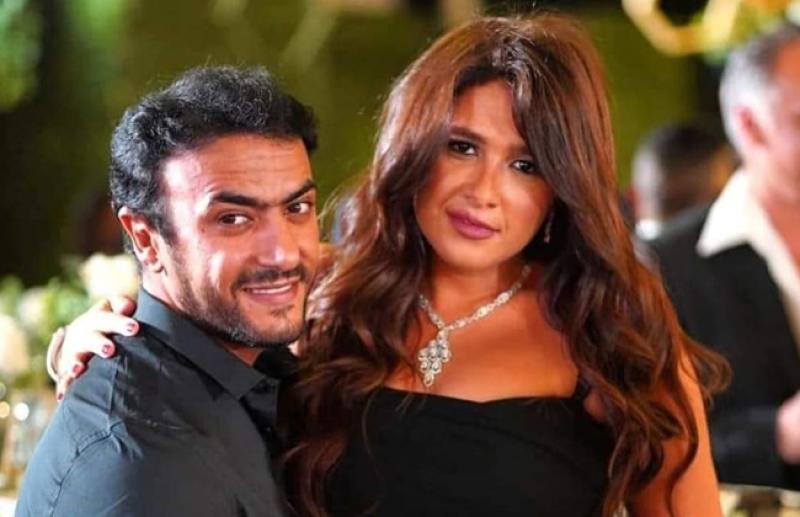 ياسمين عبد العزيز وأحمد العوضي