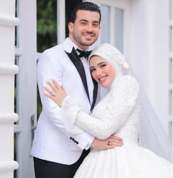 العروسان