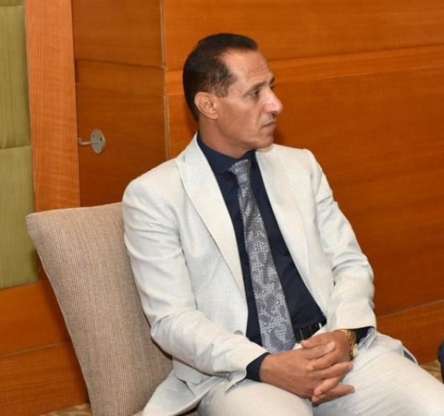الدكتور عادل البالوس