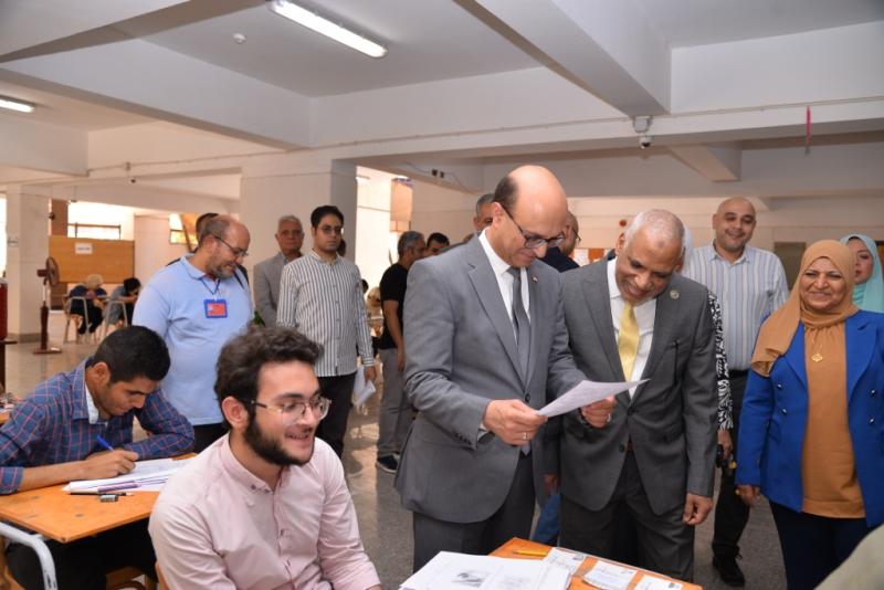 رئيس جامعة أسيوط 
