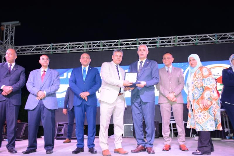 اثناء التكريم