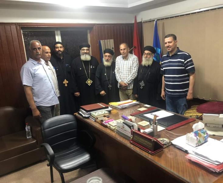 وفد من الكنيسة بكوم حمادة