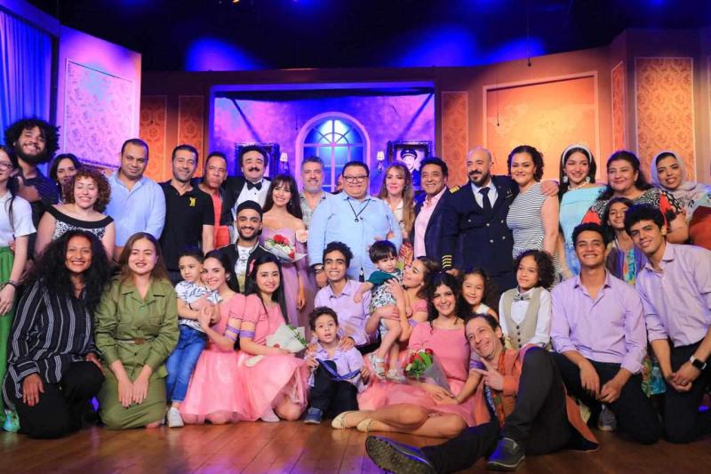 خالد جلال يفتتح عرض العيال فهمت على مسرح ميامى 