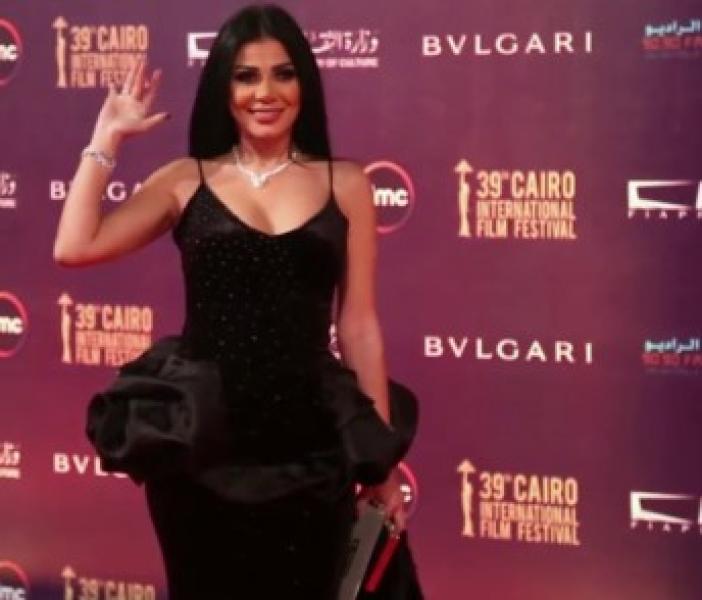 منى ممدوح