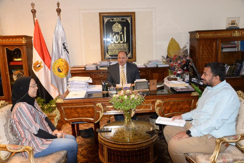 محافظ أسيوط 