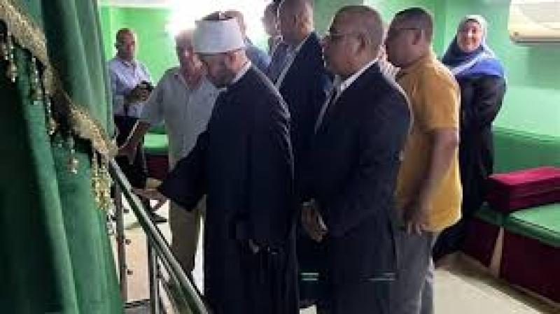 أسامة الأزهري يزور ضريح الإمام محمد متولي الشعراوي