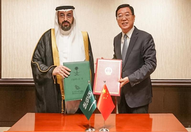  جانب من توقيع مذكرات التفاهم والتعاون