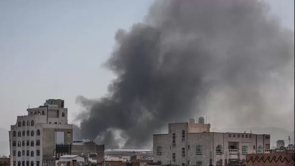 غارات أمريكية بريطانية على الحديدة باليمن
