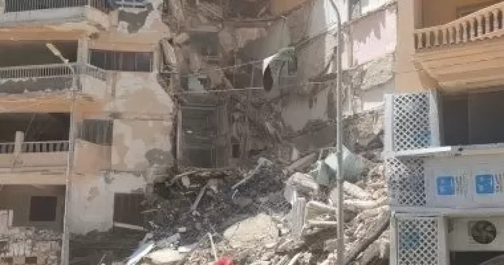 العقار المنهار