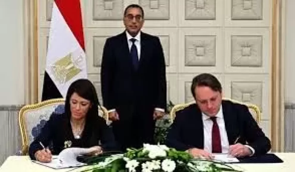 رئيس الوزراء يشهد توقيع 4 اتفاقيات 