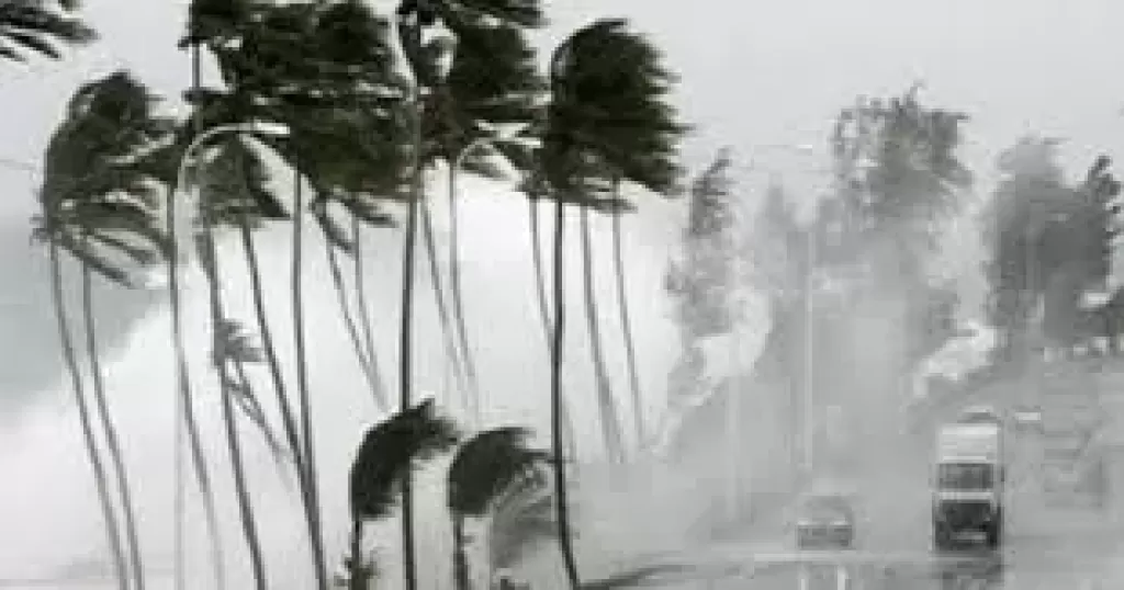 عواصف شديدة