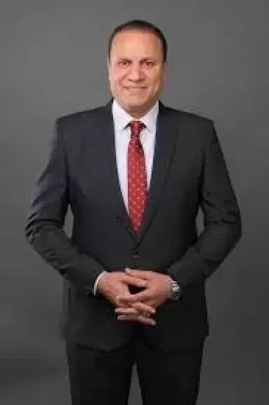  النائب زكي عباس