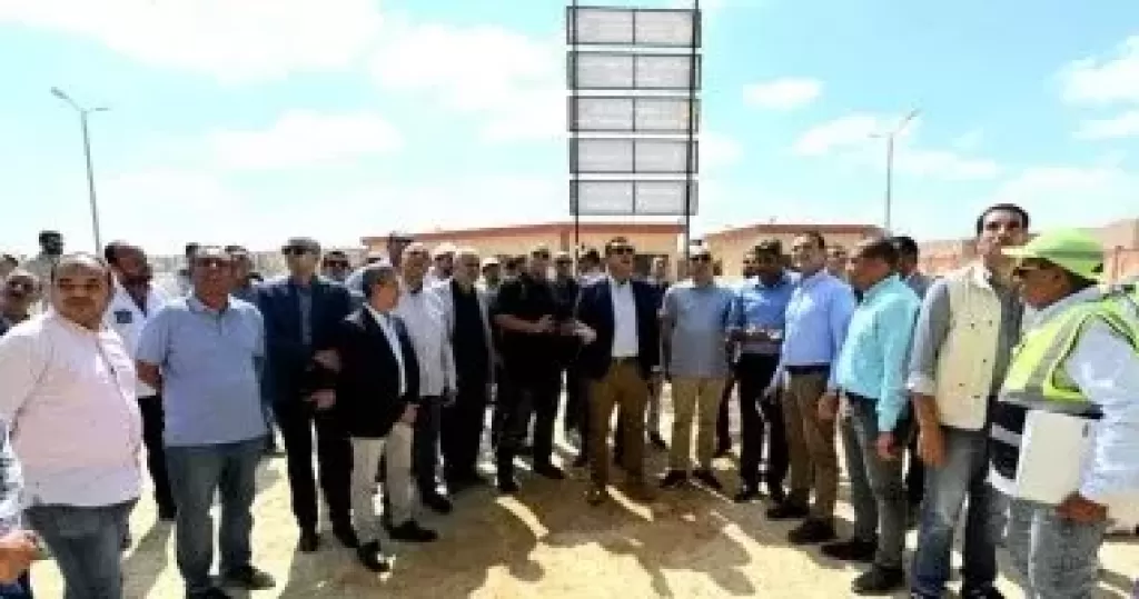 وزير الإسكان في برج العرب