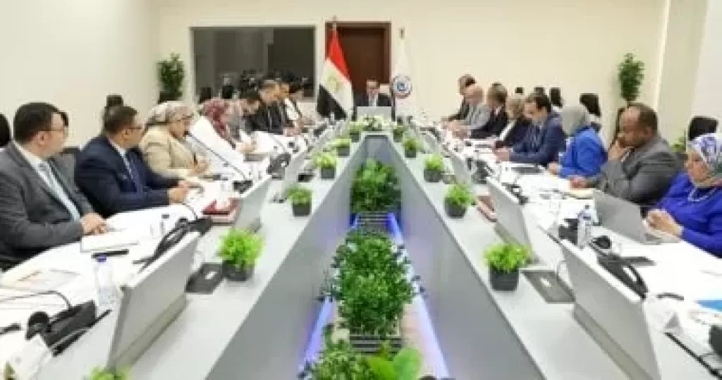 اجتماع وزير الصحة