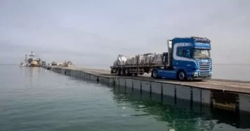 رصيف المساعدات قبالة غزة