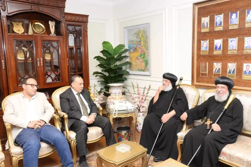 محافظ أسيوط والانبا توماس