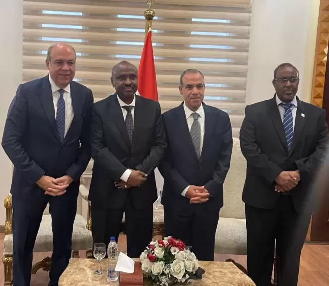 وزيرا الطيران المدني والخارجية والهجرة