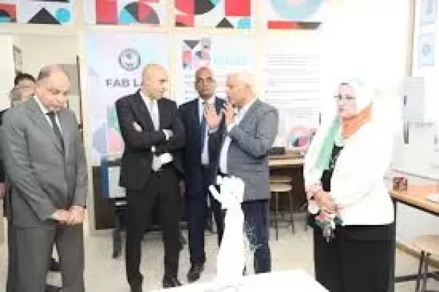 وزير التعليم يستمع لمقترحات معلمين لتطوير أدائهم 