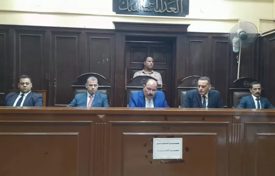 جنايات الإسماعيلية تبرئ أب ونجله في تهمة حيازة 250 طربة حشيش