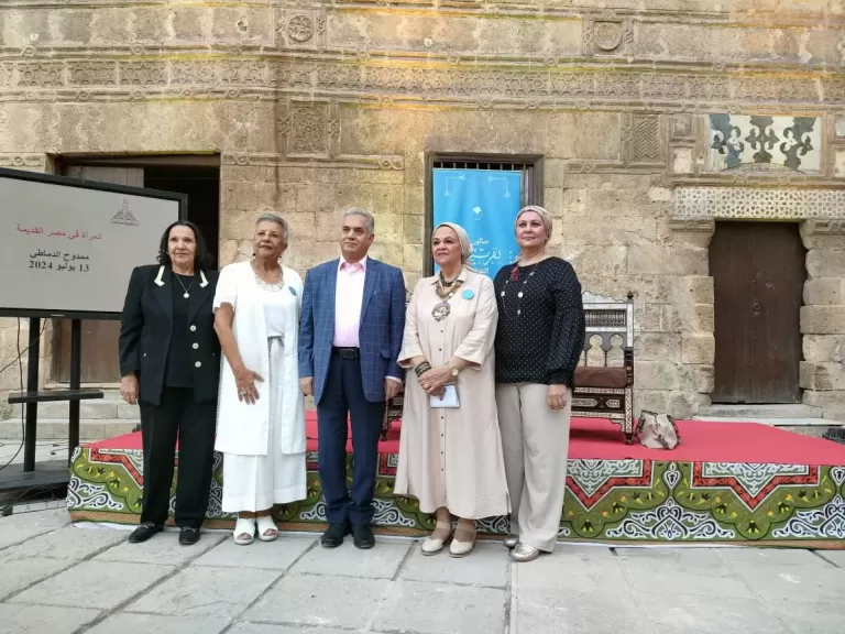 جانب من الندوة 