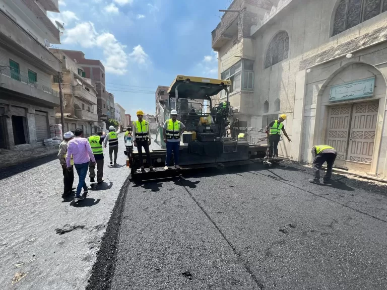  أعمال رصف طريق دمنهور 