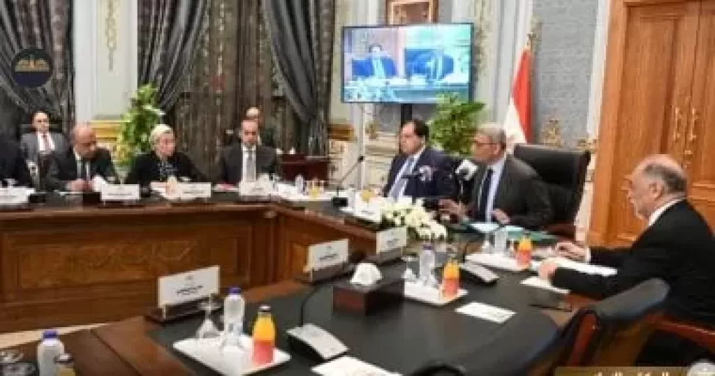 اللجنة المشكلة لدراسة برنامج الحكومة