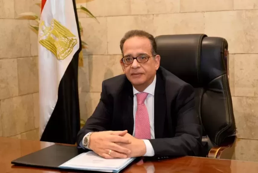 طارق عبد العزيز،
