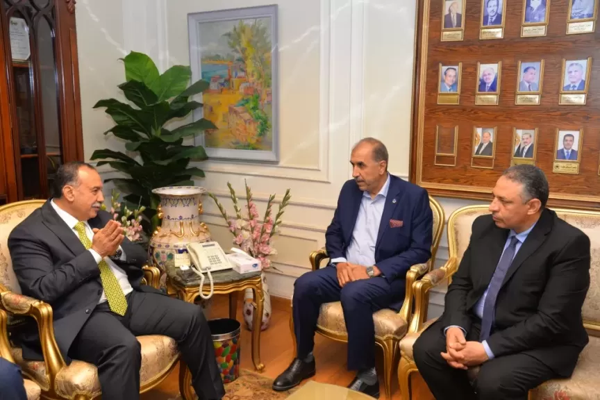 محافظ أسيوط يستقبل  شركه البترول