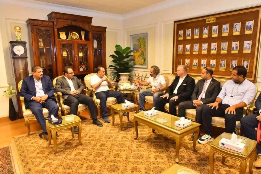 محافظ أسيوط ونقيب الاطباء