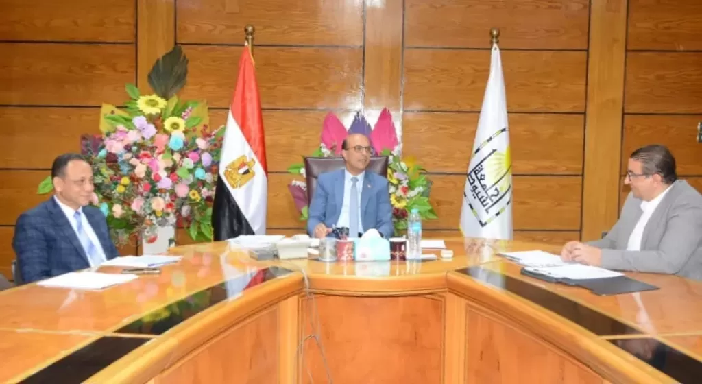 رئيس جامعة أسيوط 