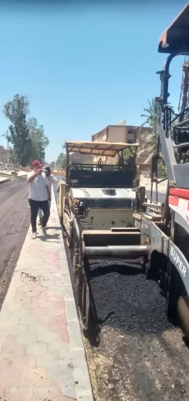 اثناء رصف الطريق صدفا 