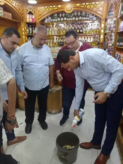 رئيـس مدينة شربين يقـود حملـة مكبره للمـرور
