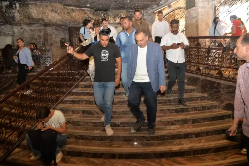 محافظ اسيوط يزور الدير