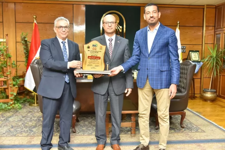 رئيس جامعة أسيوط وعميد  التجاره