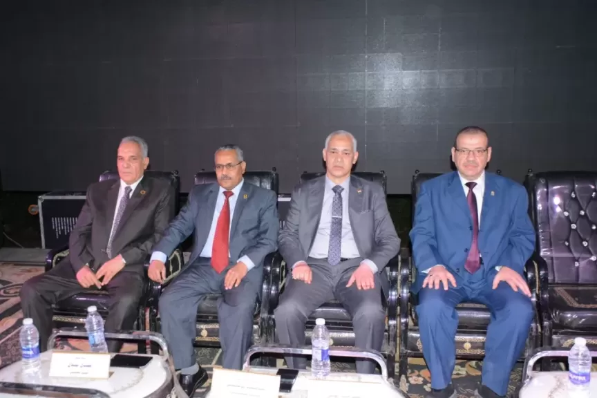 نائب رئيس الجامعه حفل التخرج علوم
