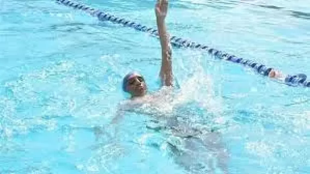 حمامات السباحة 
