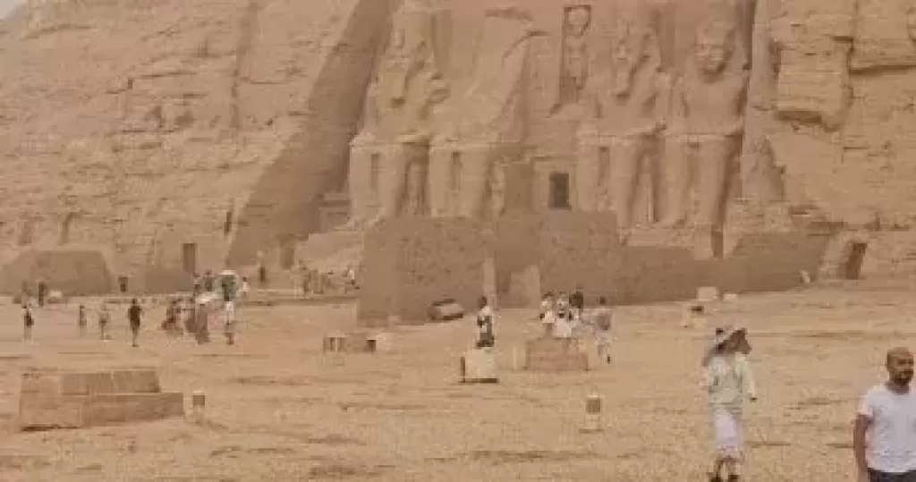أبو سمبل صباح اليوم