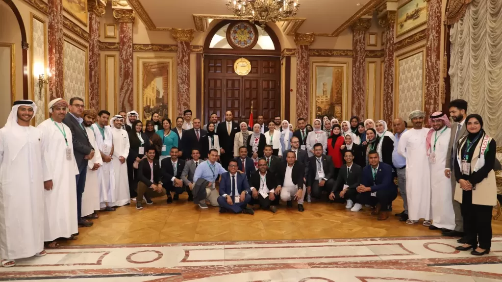 لقاء أمين الشيوخ مع الشباب العربي 