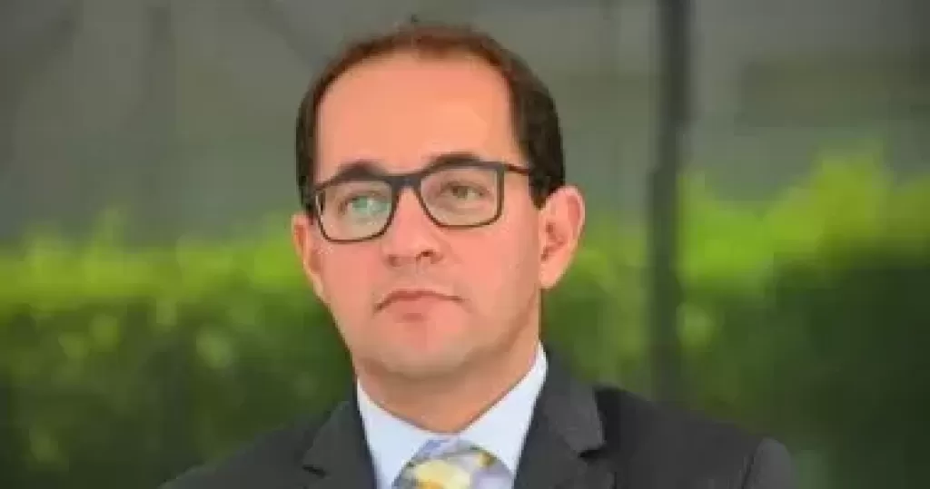 وزير المالية 