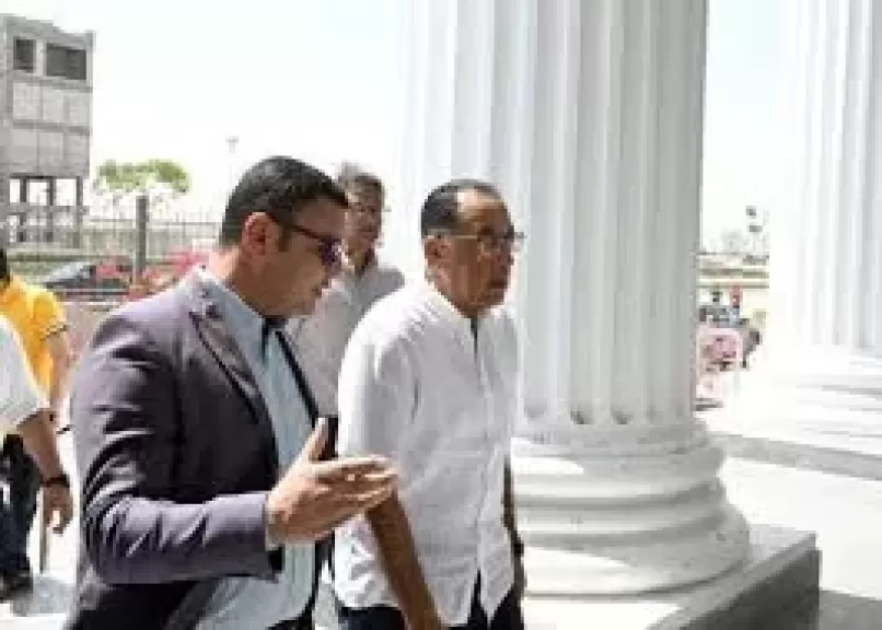 رئيس الوزراء يستعرض موقف مشروع رأس الحكمة 