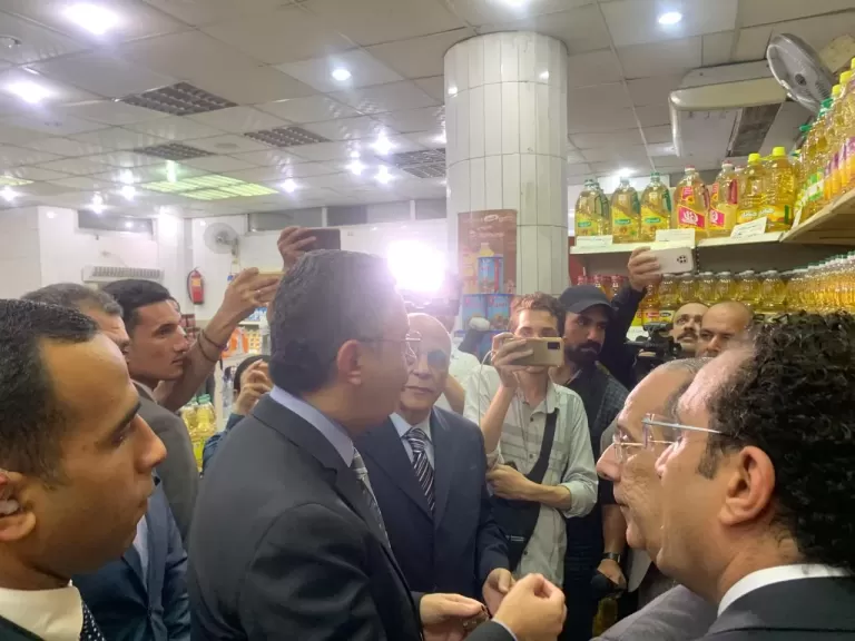وزير التموين يوجه بزيادة إجراءات الأمن الصناعي
