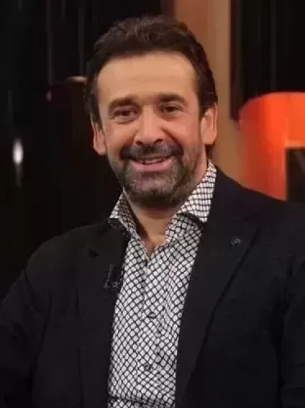  كريم عبد العزيز