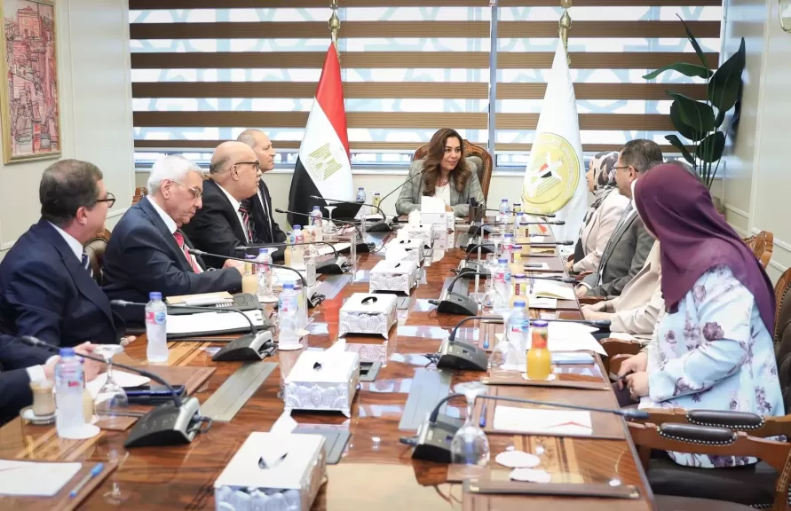وزيرة التنمية المحلية ومحافظ القاهرة 