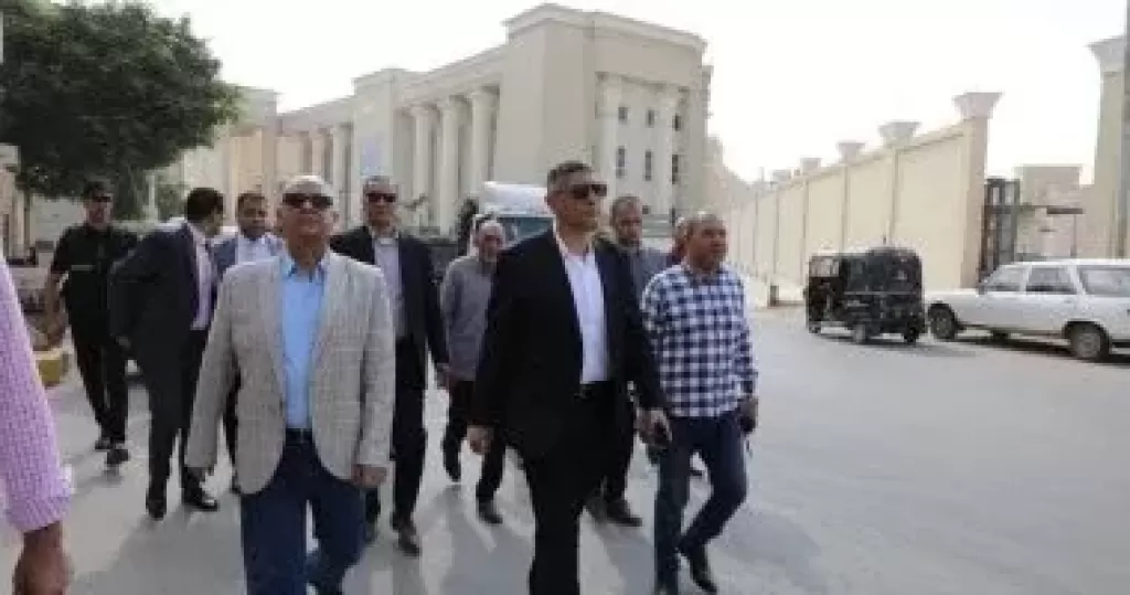 محافظ الجيزة يتفقد محيط محطة قطارات صعيد مصر