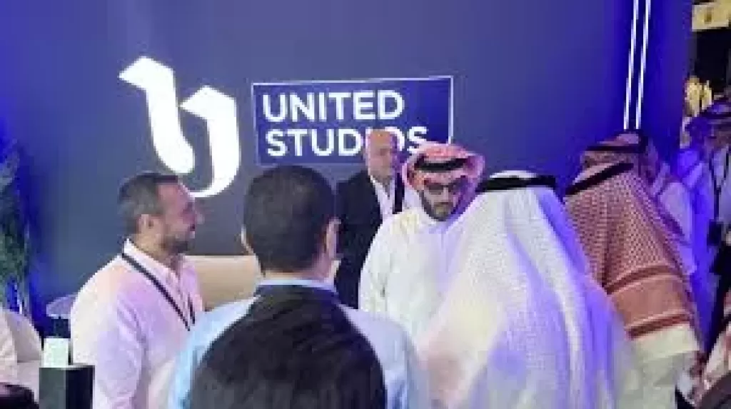 تركي آل الشيخ يزور جناح المتحدة