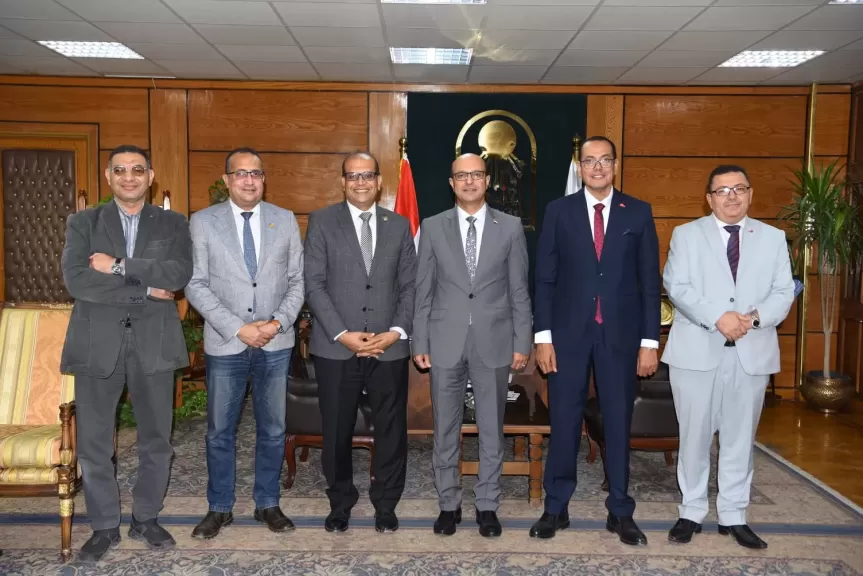 رئيس جامعة 