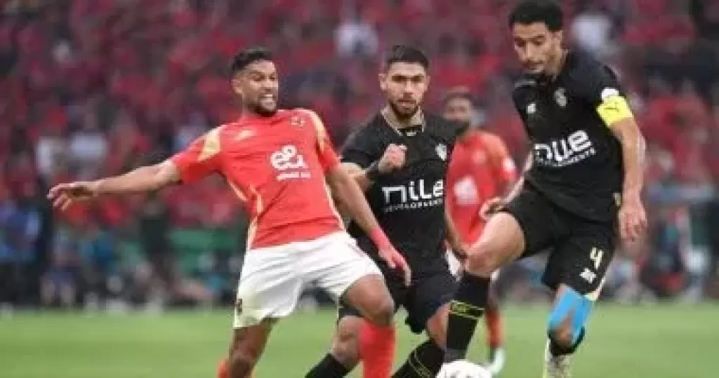 عطية الله وعمر جابر من مباراة الأهلى والزمالك فى السوبر