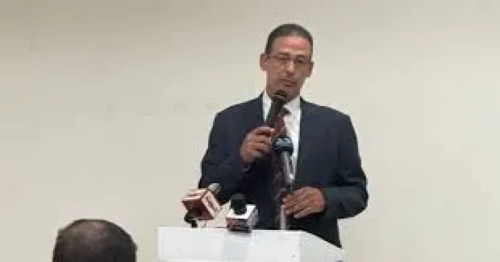 عاطف سالم 