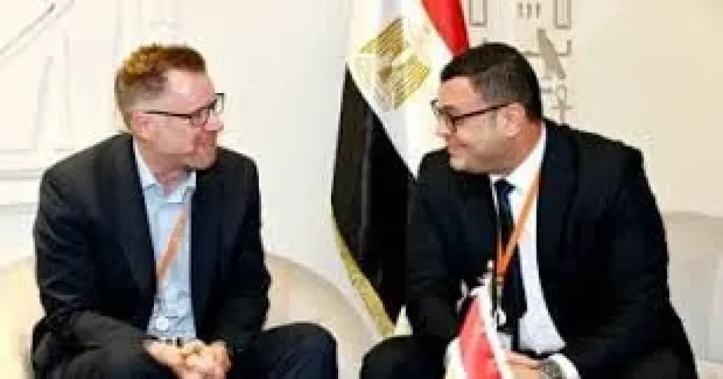 وزير الإسكان و بعثة البنك الدولى
